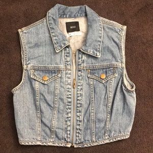 Cropped sleeves jean jacket